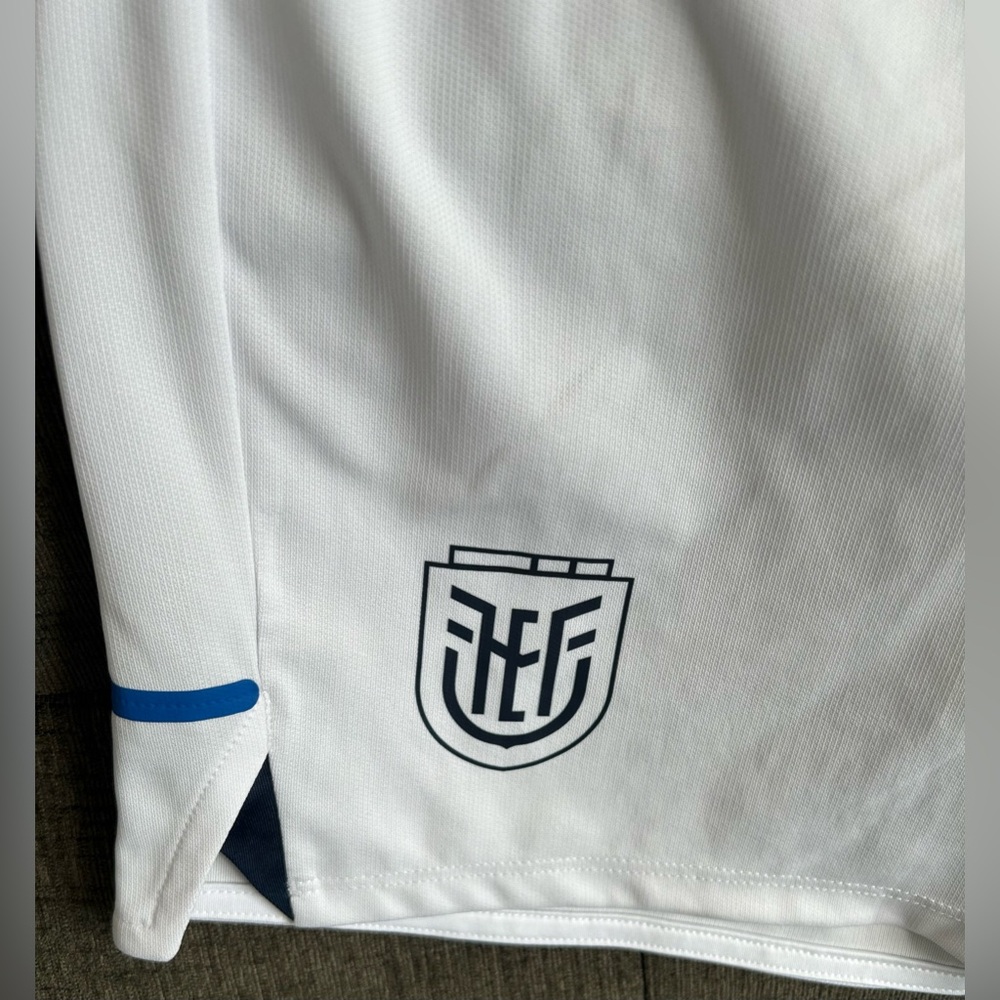 Marathon Authentic Ecuador National Soccer Team White Shorts Men’s Sz: XL - Picture 2 of 5